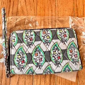 NEW Vera Bradley RFID Grab & Go Wristlet